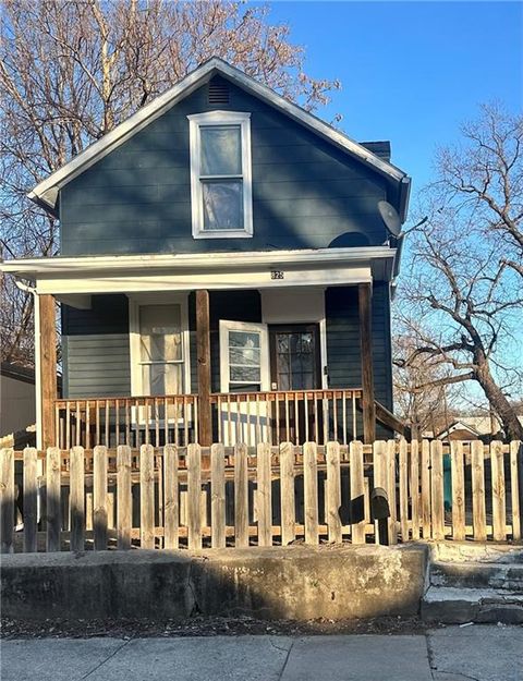 825 Warsaw Avenue, St Joseph, MO 64507 - MLS#: 2597643