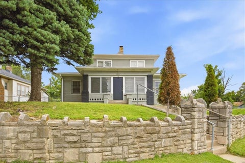 Photo of 1800 FREEMAN Avenue, Kansas City, KS 66102 (MLS # 2634977)