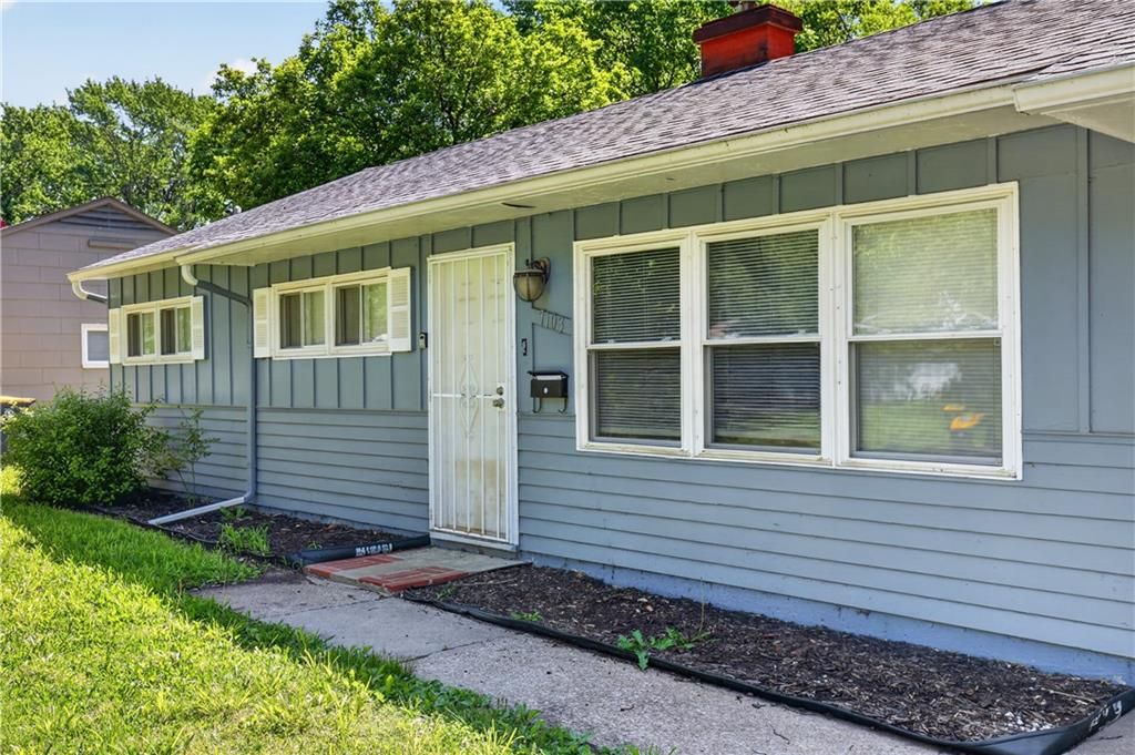 Photo of 7103 E 112th Street, Kansas City, MO 64134 (MLS # 2617449)