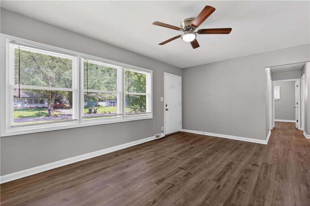 Photo of 7103 E 112th Street, Kansas City, MO 64134 (MLS # 2617449)