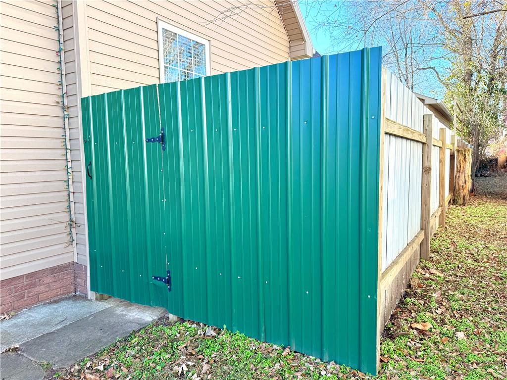 1704 S Moniteau Street