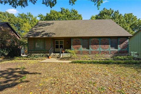 320 S Lindenwood Drive, Olathe, KS 66062 - #: 2581058