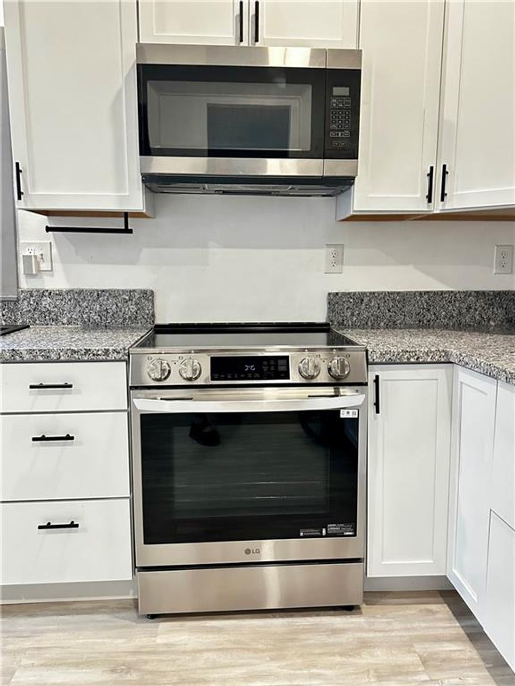 Photo of 821 Pottawatomie Street, Leavenworth, KS 66048 (MLS # 2581625)