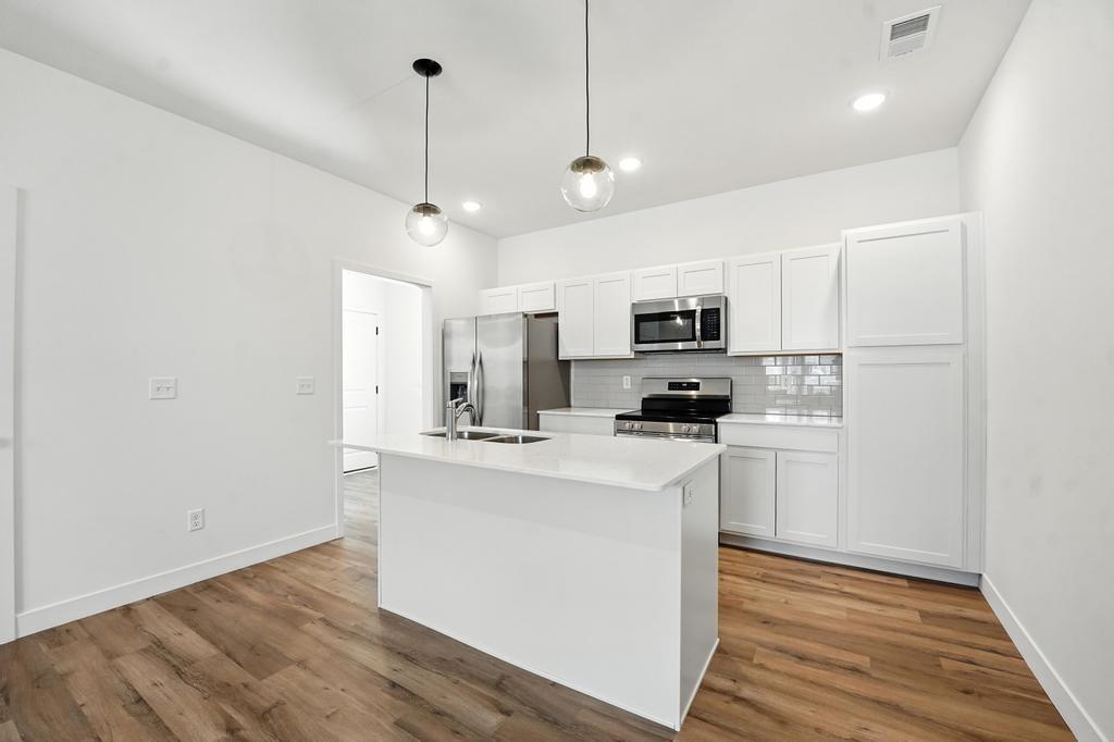 12404 S Acacia Drive