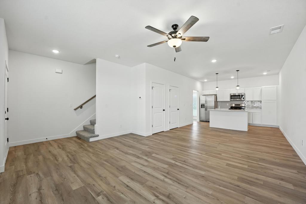 12404 S Acacia Drive