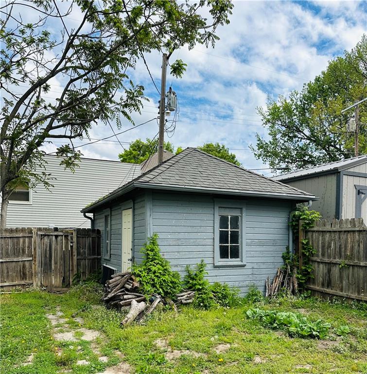 St Joseph, Missouri 64507, United States, 3 Bedrooms Bedrooms, ,2 BathroomsBathrooms,Residential,Pending,127024