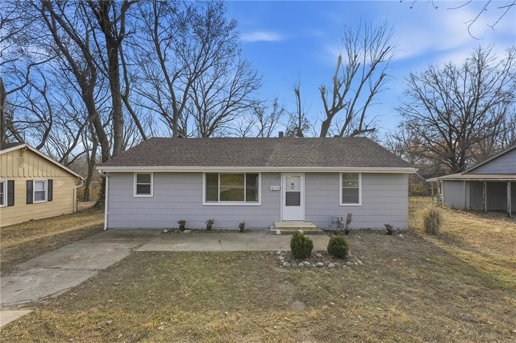 Photo of 6219 Lathrop Avenue, Kansas City, KS 66104 (MLS # 2592560)