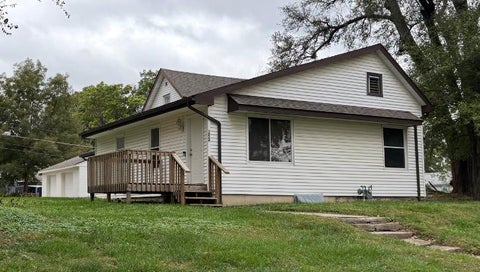 Photo of 1224 Kingman Street, Leavenworth, KS 66048 (MLS # 2641291)