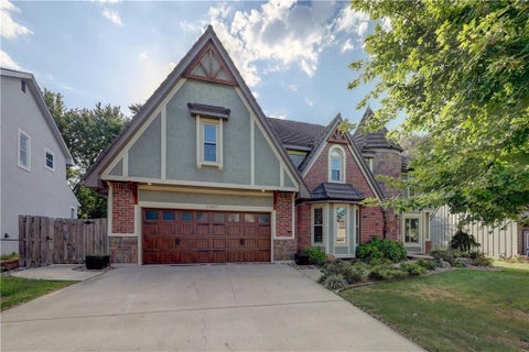Photo of 12317 Walmer Street, Overland Park, KS 66209 (MLS # 2639924)
