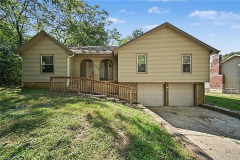 9038 Manning Avenue, Kansas City, MO 64138 - #: 2639599