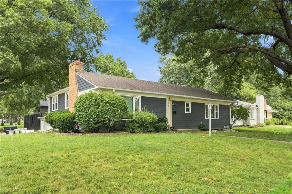 1216 Meadow Lake Parkway
