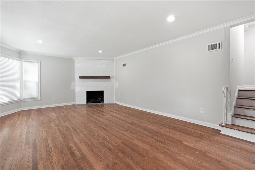 1216 Meadow Lake Parkway