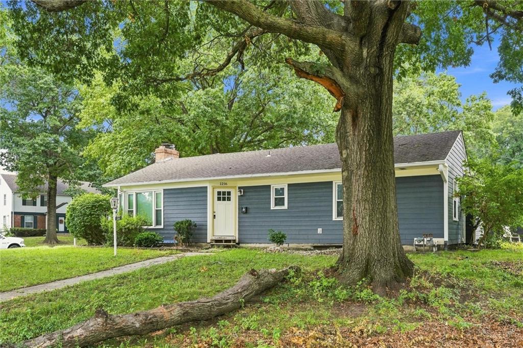 1216 Meadow Lake Parkway