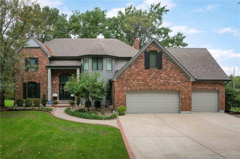 Photo of 9510 SE Keystone Drive, Lees Summit, MO 64086 (MLS # 2645345)