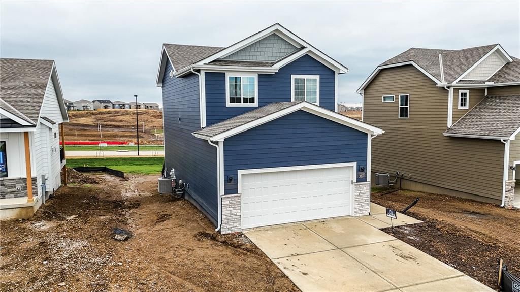 Photo of 9633 N Colrain Avenue, Kansas City, MO 64154 (MLS # 2598707)