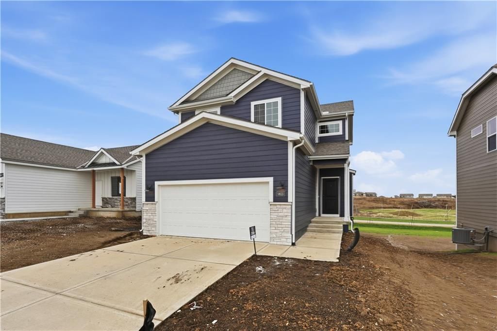 Photo of 9633 N Colrain Avenue, Kansas City, MO 64154 (MLS # 2598707)