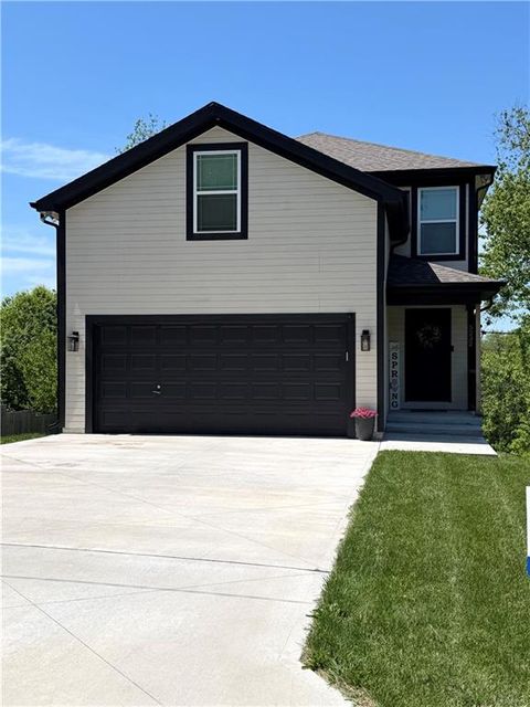 5232 N Cambridge Avenue Kansas City MO 64119