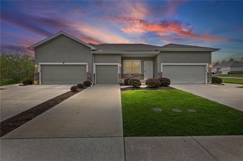 Photo of 633 N 74th Street, Kansas City, KS 66112 (MLS # 2610224)