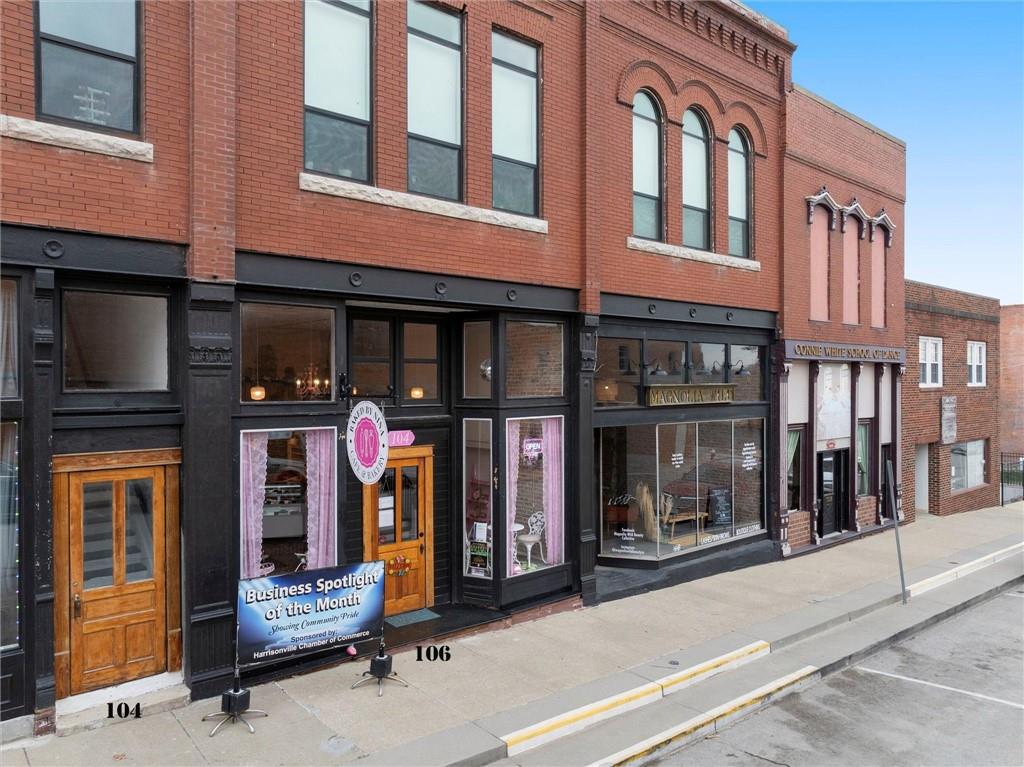 104-104/106 W Pearl/Independence Street