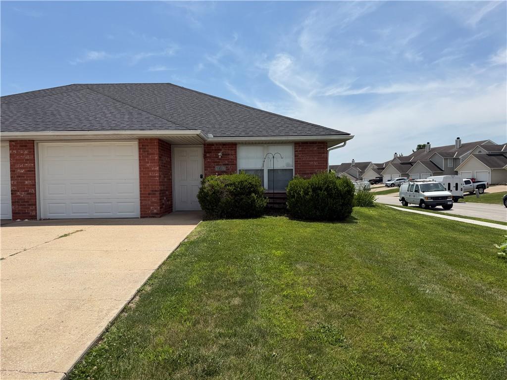 165 & 167 NW Woodbury Drive