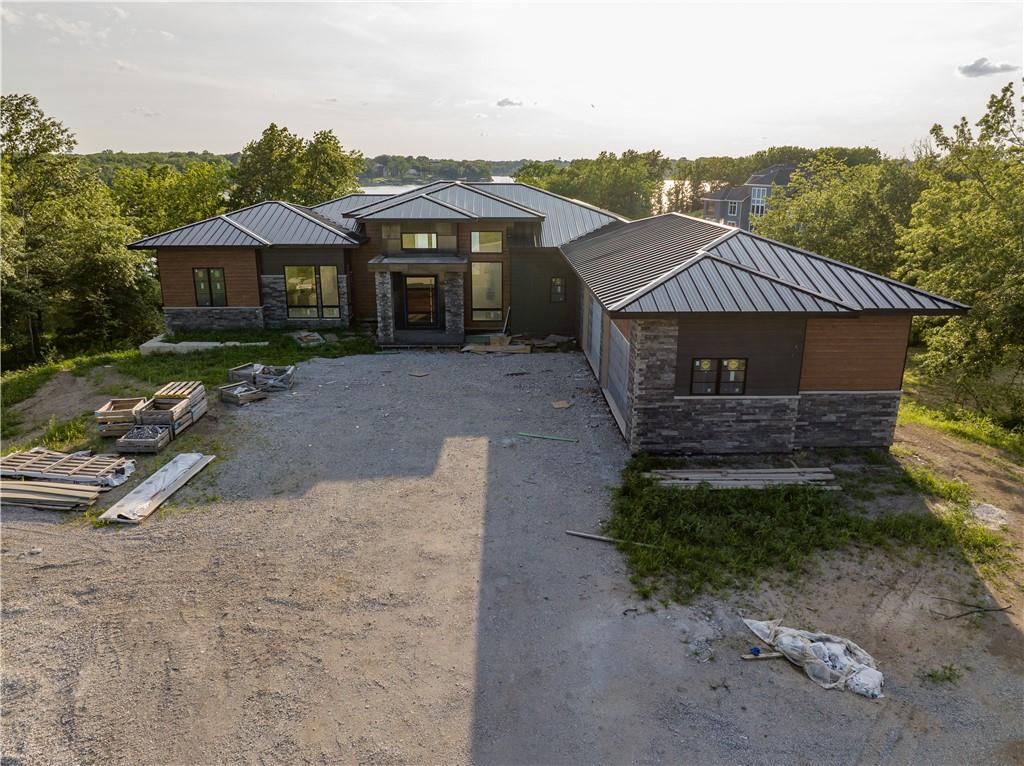 14 Tomahawk Circle