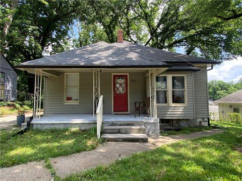3338 E 68th Street, Kansas City, MO 64132 - #: 2623584