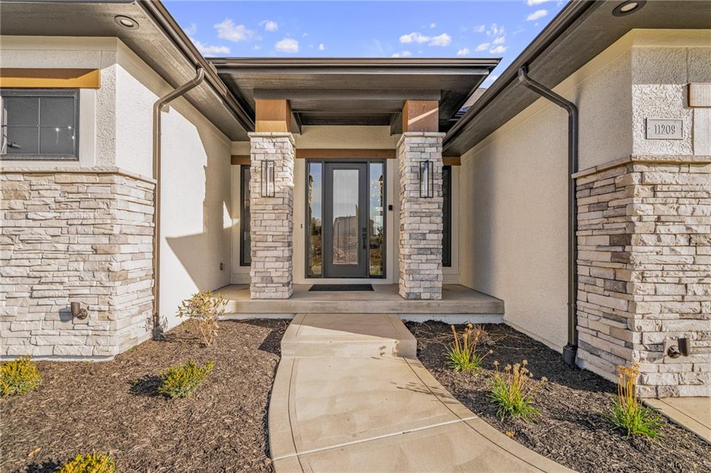 11209 S Sunray Street