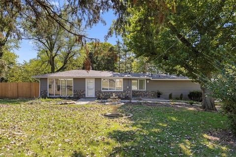 Photo of 12600 Brooklyn Avenue, Kansas City, MO 64146 (MLS # 2579469)