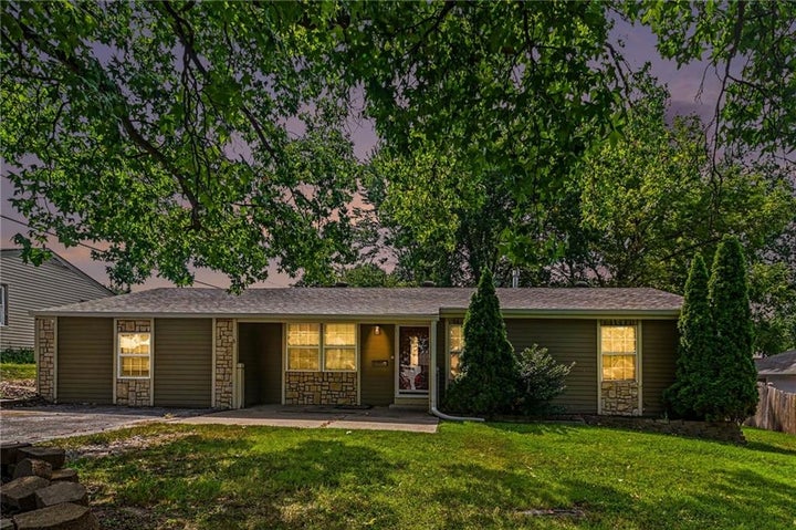 Photo 1 of 29 — 11111 E 36th Street, Independence, MO 64052