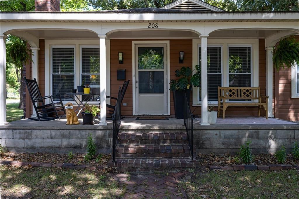 208 W Euclid Street