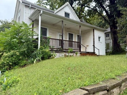 Photo of 1018 N 19th Street, St Joseph, MO 64501 (MLS # 2644272)