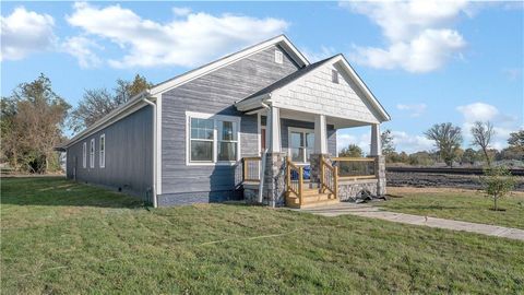 714 Chestnut Avenue, Osawatomie, KS 66064 - MLS#: 2567507