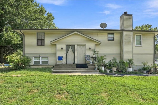 2801 ENGLEWOOD TER, INDEPENDENCE, MO 64052 - Image f15fc6f5eebcc02bf23bed8732196f95/3688940802