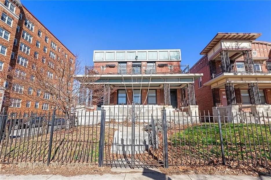 220-222 W Armour Boulevard