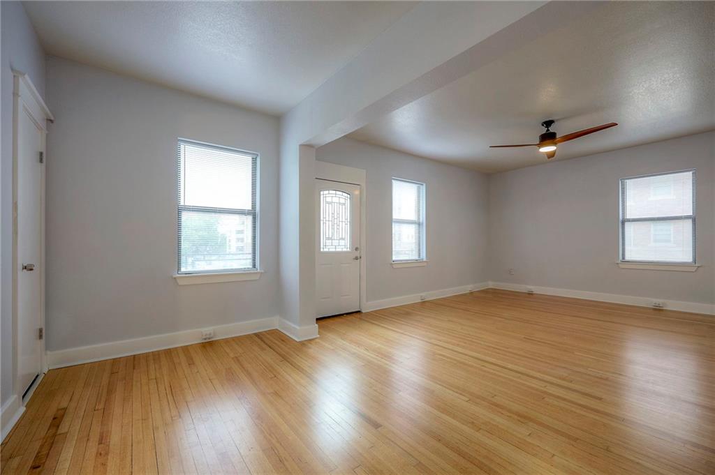 220-222 W Armour Boulevard