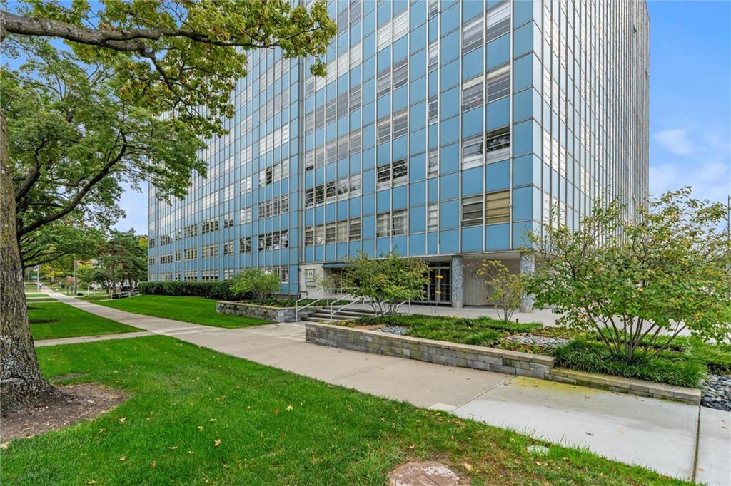 333 W Meyer Boulevard 1105
