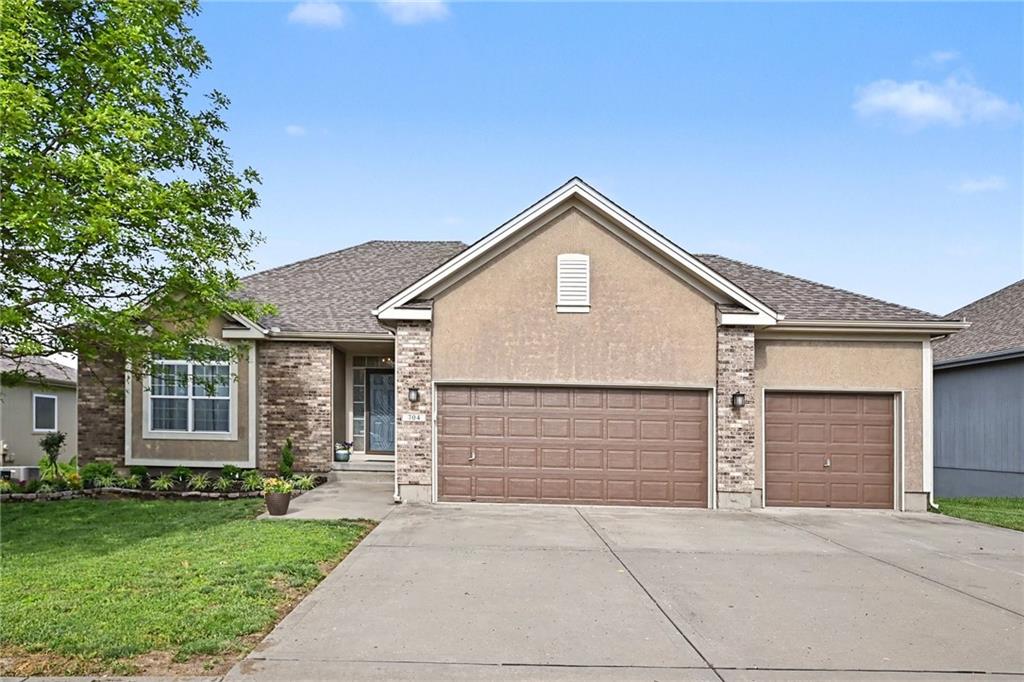 704 Crestridge Drive
