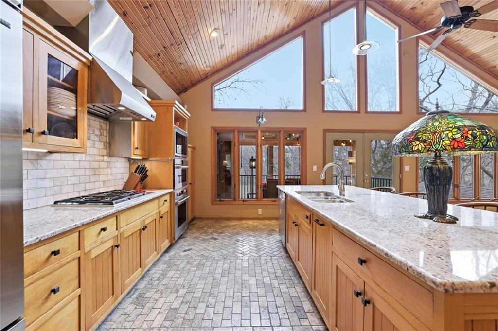 806 W Red Bridge Road