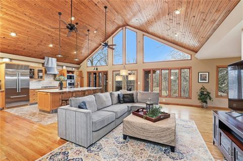 806 W Red Bridge Road, Kansas City, MO 64114 - MLS#: 2599074