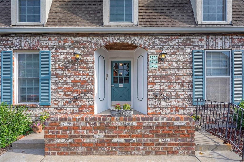 5702 Metcalf Court
