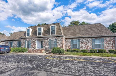 Photo of 5702 Metcalf Court, Overland Park, KS 66202 (MLS # 2568396)