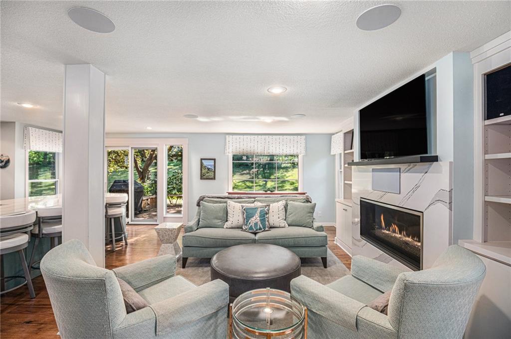 7475 Village Drive