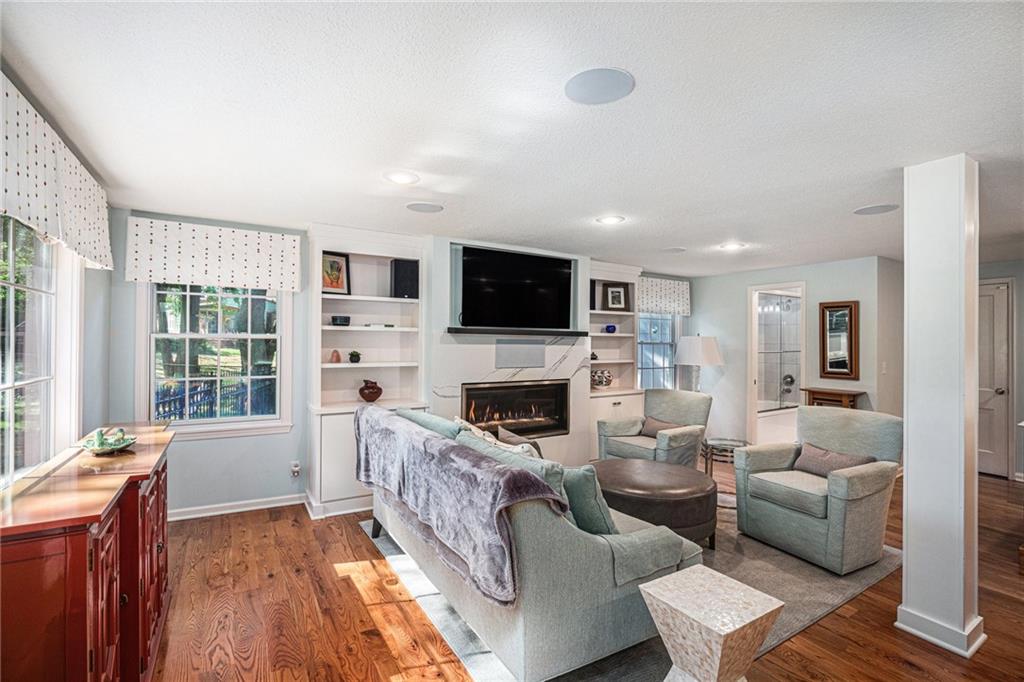7475 Village Drive