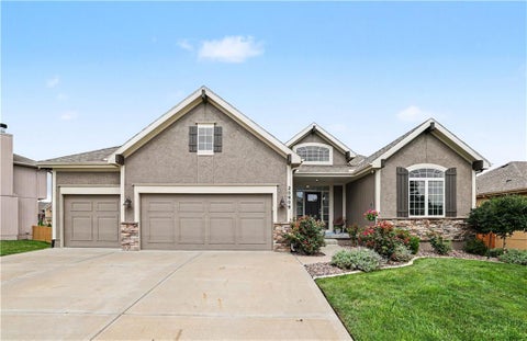 Photo of 20909 S Barker Road, Spring Hill, KS 66083 (MLS # 2634380)