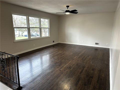 Tiny photo for 406 Melrose Street, Liberty, MO 64068 (MLS # 2594778)