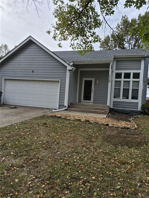 Photo of 119 S Janell Drive, Olathe, KS 66061 (MLS # 2588166)