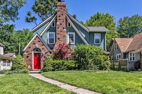 226 E 73rd Street Kansas City MO 64114