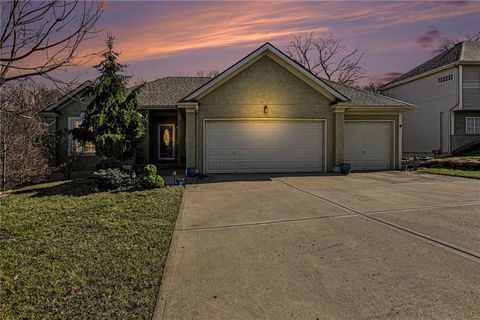 Photo of 1903 NW 75th Street, Kansas City, MO 64151 (MLS # 2615667)