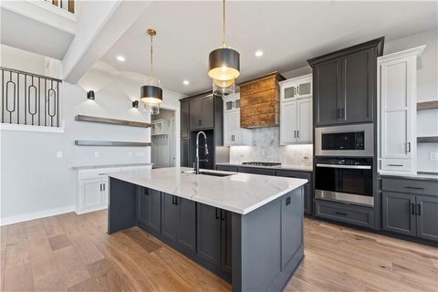 2117 NW O'Brien Road Lee's Summit MO 64081