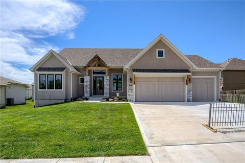 Photo of 2615 NE 91st Place, Kansas City, MO 64156 (MLS # 2613090)